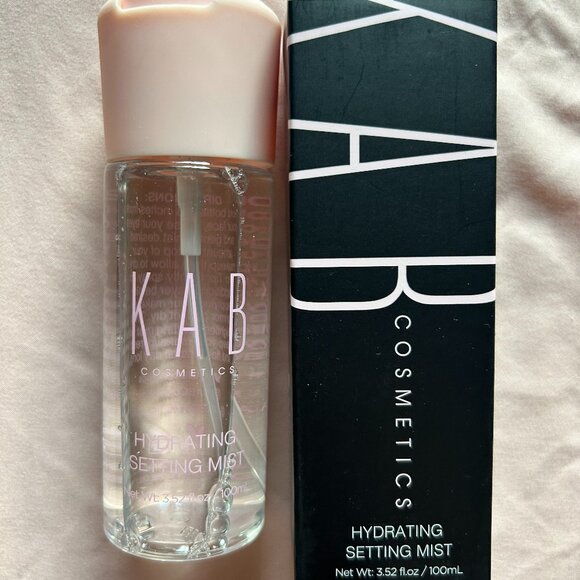 New! KAB COSMETICS Hydrating Setting Mist - Picture 2 of 6